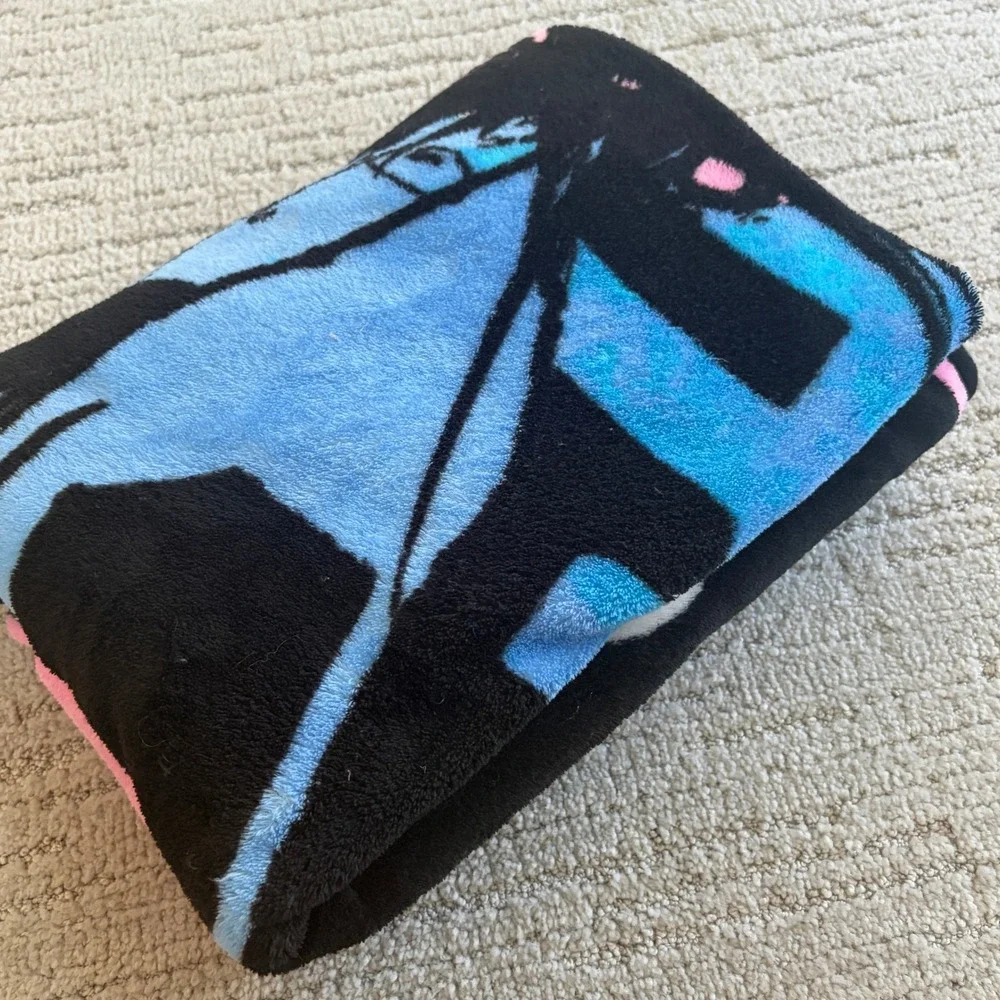 Coraline Profile Black Cat Mouse Fleece Throw‎ Blanket Pink Black Hot Topic
